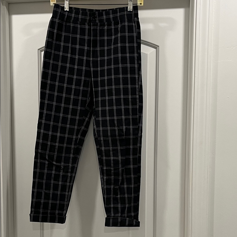 Women's Black Checkered Cropped Pants